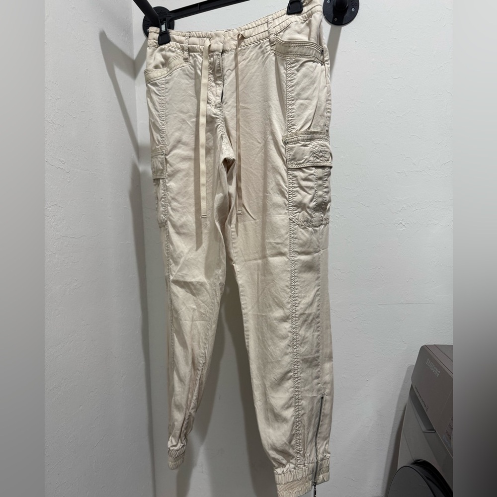 White House Black Market women’s Light Beige jogger Pants with zipper bottom